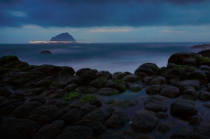 綠藻、海浪～～和烏雲