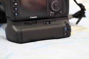 7D+上電池手把BG-E7(簡易開箱)