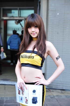 101/03/04 光華新天地、三星威秀店 Show Girl