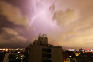 08-10台中閃電