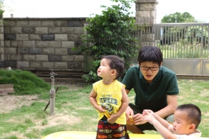 琪琪生日轟趴+游泳池性感裸男一枚~~