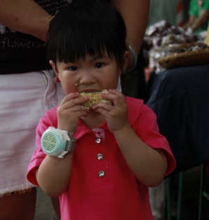 是咩咩~玉米好好吃