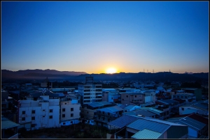 不知不覺晃到秋紅谷