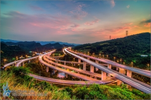 瑪東系統交流道．日落雲彩＆車軌