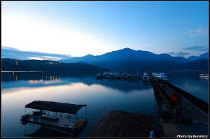 日月潭晨曦 by 16-35