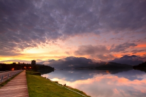 日月潭，燒到一半就冷掉了