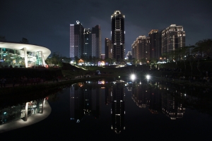 台中秋紅谷公園-一張流