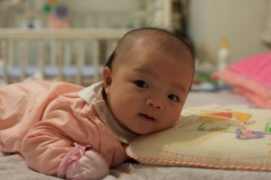 寶貝女兒<趴著照相>