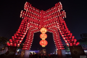 台灣新竹燈會，人真的好多