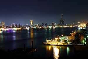 高雄港夜空