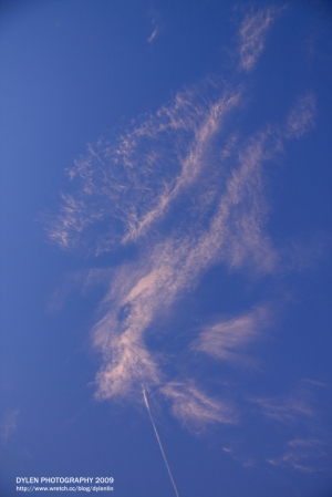 傍晚的雲朵與夕陽