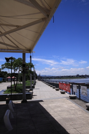 藍天+白雲+大稻埕