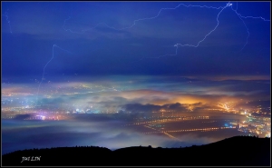 閃電琉璃夜