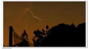 騙很大之頂樓陽台拍閃電