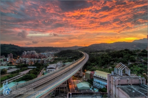 台64快速道路．日落雲彩＆車軌