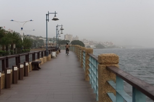 淡水木棧道 沙塵暴