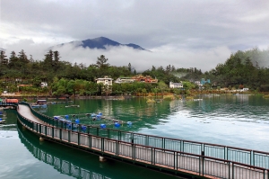 霧中的日月潭~~~~~~~~~別有一番風情