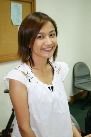 美女記者颱風天、連線天
