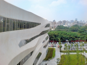 圖書館逛逛 - 雜工