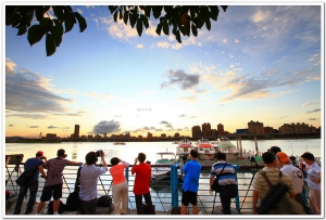 2011 8 26 大稻埕颱風前夕拍攝.