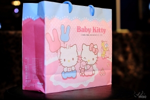 Hello Kitty 滿月禮盒[彩攝糖]