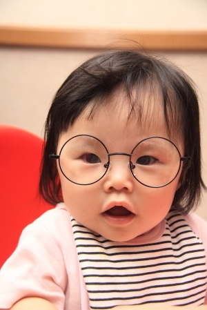 我女兒8個月~出牙齒咯