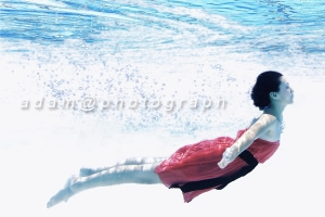 underwater 在加一张。