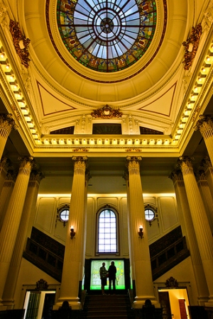 博物館的鏡射與變形