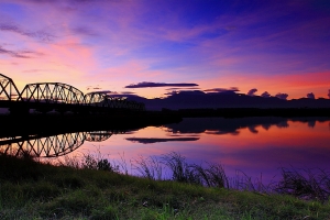 重生後的高屏舊鐵橋日出
