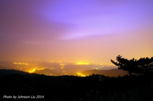 霾害粉重的五指山晨曦