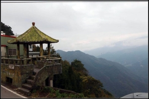 尖石秀巒楓和日麗--楓葉紅紅
