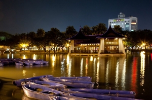 夜曝 台中公園 (又是老梗)