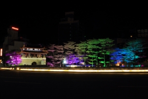 夜之迎曦門與玻璃廟
