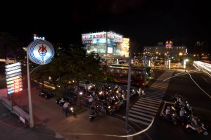 The light form cars--下班的等待