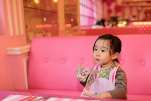 我的寶貝女兒小紜(HELLO KITTY主題餐廳)