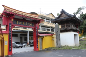 距離下次的升官還要三萬多分,前輩們--我家裡窮啦--