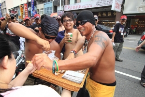 橫渡黑潮 達悟台中踩街