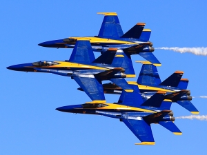 Blue Angels Diamond Formation (藍天使鑽石隊形)