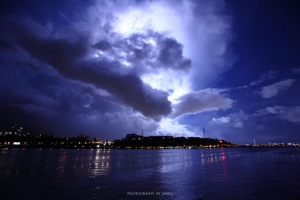 上週 閃雷的台北夜空