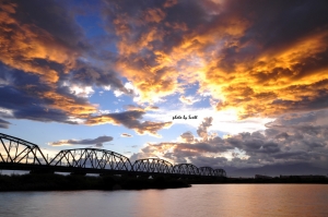 颱風天高屏舊鐵橋之火焰