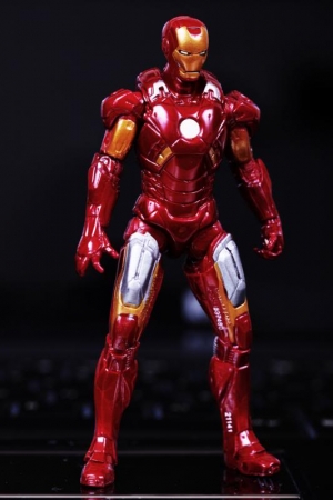 男人总是会对机器人有情意结