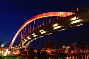 沒等到火燒雲的彩紅橋