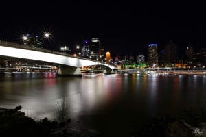 Brisbane - Victoria Bridge - 夜景一張流