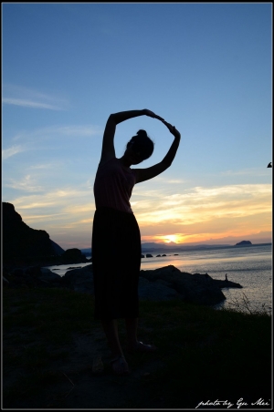 串演一幕唯美的人立之姿