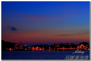 高雄蓮池潭夜景