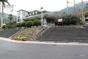 尖石秀巒。楓