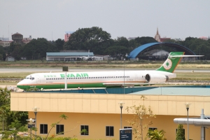 屋頂拍飛機 (柬埔寨金邊)