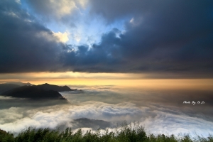 隙頂風雲