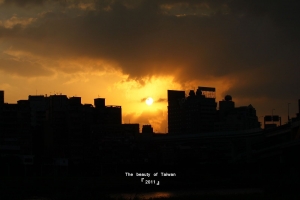 難得秋天有這樣的夕陽