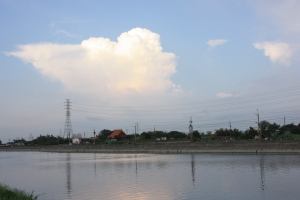 長角的雲